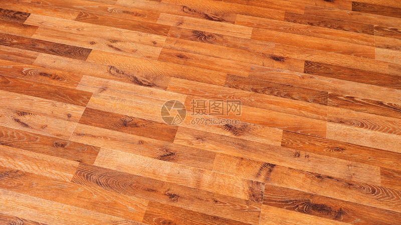 小标题：烤漆门材质解析